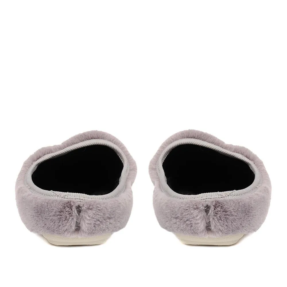 Faux Fur Mule Slippers  - FLY38017 / 324 105