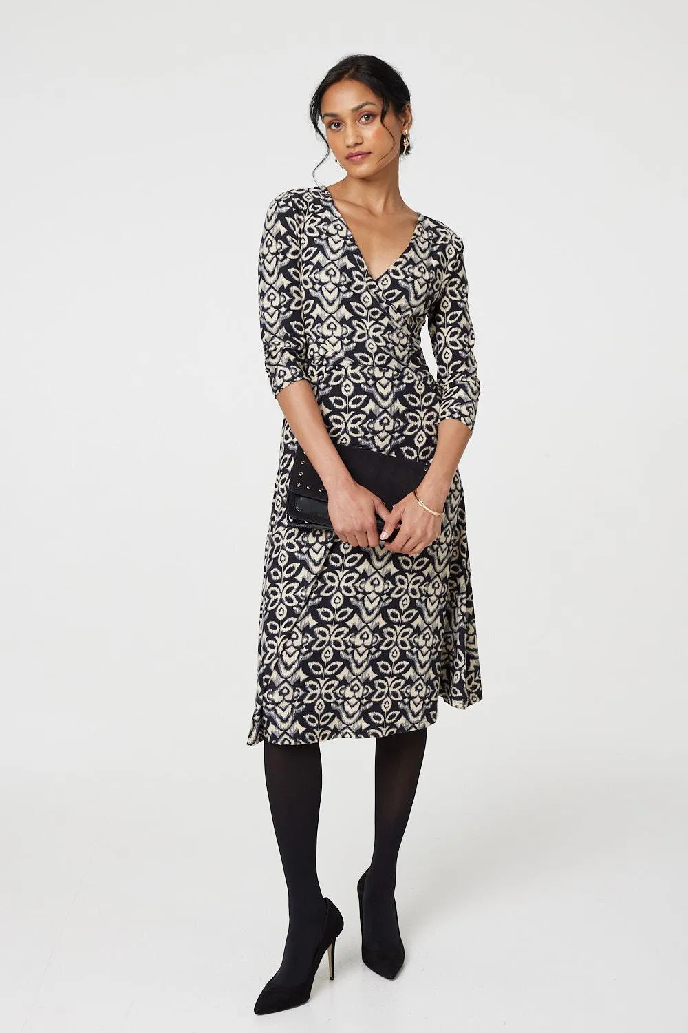 Printed V-Neck 3/4 Sleeve Knee Length Dress